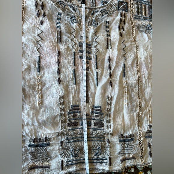 Johnny Was Ivory and Blues Embroidered Blouse - Picture 7 of 10